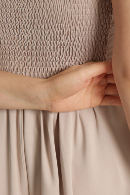 Коротка однотонна бежева сукня 36982, Колір: Бежевий, Розмір: XS, зображення 7