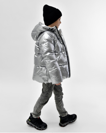Серебристый пуховик с эффектом металлик для мальчиков 56137, Цвет: Серебрянный, Размер: 140 см, изображение 4