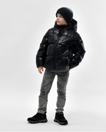 Чорный пуховик с эффектом металлик для мальчиков 56138, Цвет: Черный, Размер: 128, изображение 4