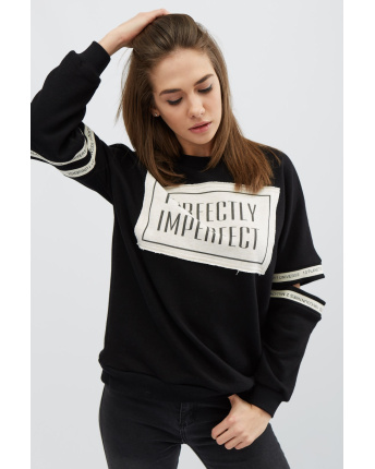 Молодежный черный свитшот с нашивкой на груди 31962, Цвет: Черный, Размер: XS