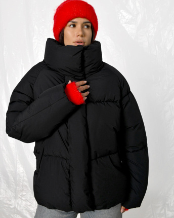 Стильний короткий пуховик чорного кольору 56093, Колір: Чорний, Розмір: XS
