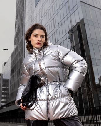 Пуховик женский серебряного цвета 56118, Цвет: Серебрянный, Размер: XS