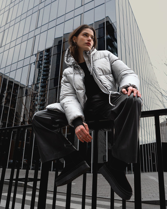 Пуховик женский серебряного цвета 56118, Цвет: Серебрянный, Размер: S, изображение 3