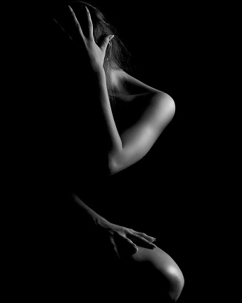 Жіноча чорна футболка з принтом Nu Girl 57962, Колір: Чорний, Розмір: M, зображення 3