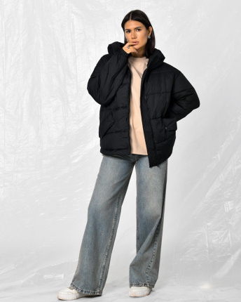 Легка жіноча куртка чорного кольору 55470, Колір: Чорний, Розмір: S, зображення 2