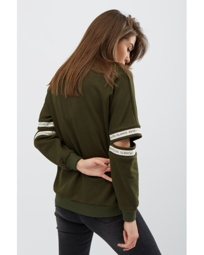 Молодежный хаки свитшот с нашивкой на груди 31964, Цвет: Оливковый, Размер: XS, изображение 7