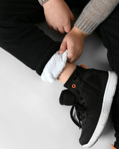 Детские утепленные джинсы 53259, Цвет: Черный, Размер: 98, изображение 3