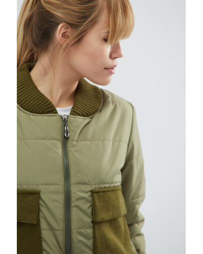 Коротка куртка з великими накладними кишенями кольору авокадо 32122, Колір: Зелений, Розмір: S, зображення 3