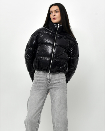 Жіноча весняна пухова куртка коротка, чорна лакова 57278, Колір: Чорний, Розмір: XS, зображення 4